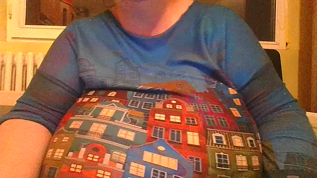 Nataliesbestjuggs online show from November 15, 2025, 3:49 pm