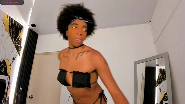 Snapshot of eileen_tanihara chatting on April 13, 2026, 4:44 pm eileen tanihara online show from April 13, 2026, 4:44 pm