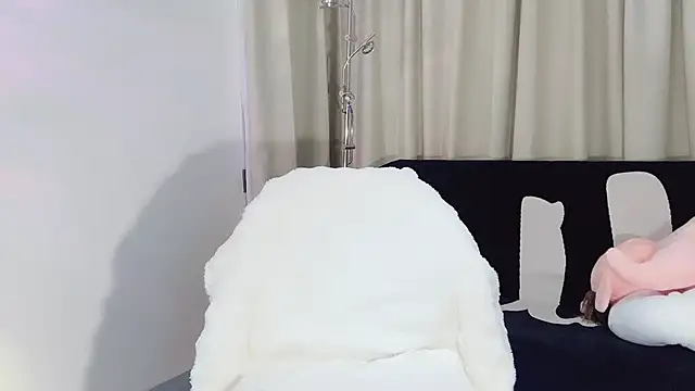 Snapshot of lvy-w chatting on February 13, 2025, 11:28 am lvy-w online show from February 13, 2025, 11:28 am