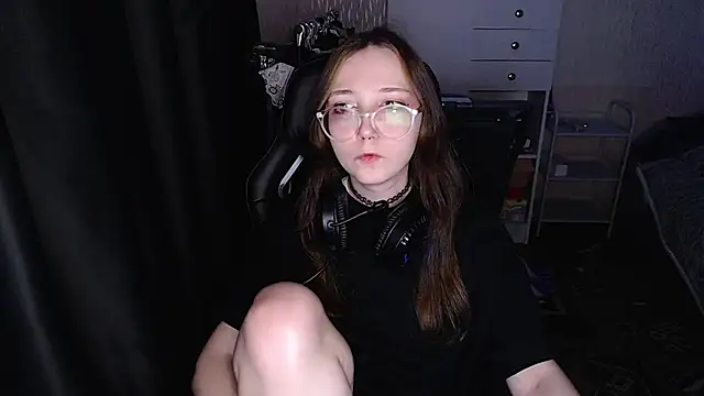 Snapshot of AmeliaKamishiro chatting on December 18, 2025, 4:22 pm AmeliaKamishiro online show from December 18, 2025, 4:22 pm
