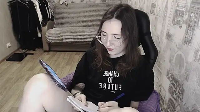 Snapshot of AmeliaKamishiro chatting on February 11, 2025, 11:01 pm AmeliaKamishiro online show from February 11, 2025, 11:01 pm