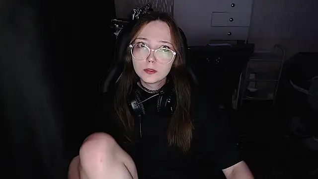 Snapshot of AmeliaKamishiro chatting on December 19, 2025, 2:52 pm AmeliaKamishiro online show from December 19, 2025, 2:52 pm