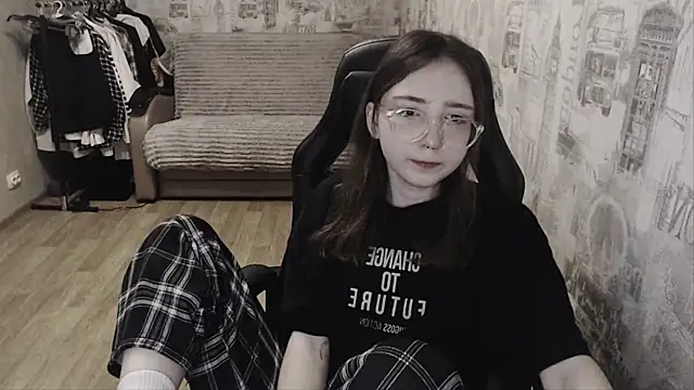 Snapshot of AmeliaKamishiro chatting on January 13, 2025, 2:50 am AmeliaKamishiro online show from January 13, 2025, 2:50 am