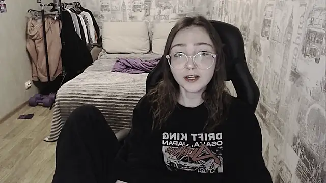 Snapshot of AmeliaKamishiro chatting on December 19, 2024, 2:13 pm AmeliaKamishiro online show from December 19, 2024, 2:13 pm