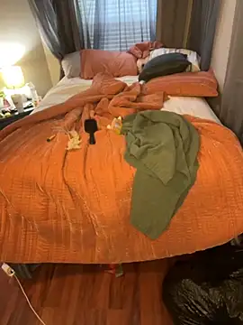 MnM4ever online show from November 12, 2025, 9:51 pm