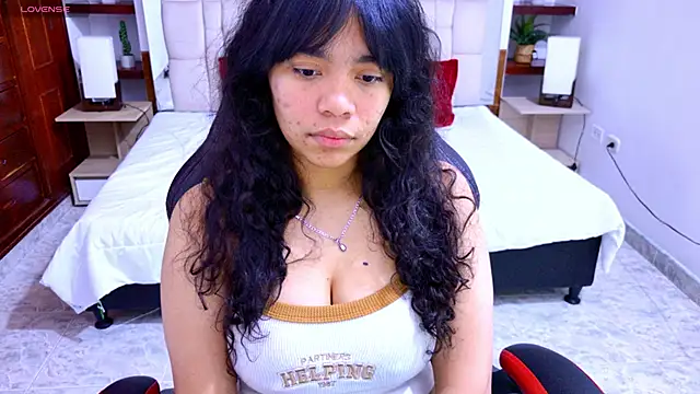Snapshot of laureentt_ chatting on September 11, 2025, 3:17 am laureentt online show from September 11, 2025, 3:17 am