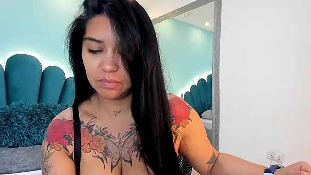 sharlott18 online show from February 24, 2026, 3:02 pm