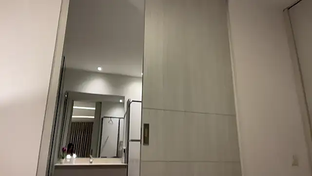 Snapshot of HOT_LADY_777 chatting on January 28, 2025, 5:43 am HOT LADY 777 online show from January 28, 2025, 5:43 am