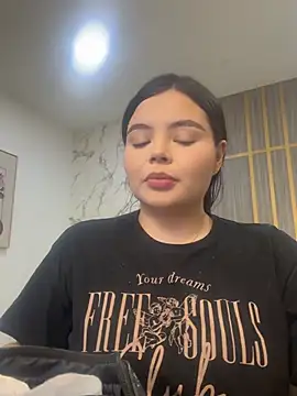 IsabellaAllen online show from May 23, 2026, 11:15 pm