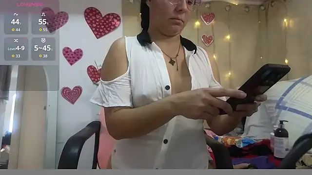 Snapshot of lovely_trix chatting on March 3, 2026, 2:02 pm lovely trix online show from March 3, 2026, 2:02 pm