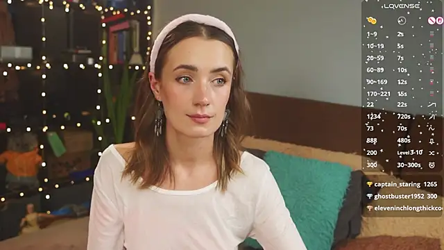 bananya kitty online show from December 21, 2025, 8:20 pm