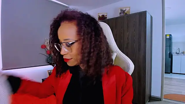 Snapshot of ScarlettMalbec chatting on June 9, 2026, 8:32 pm ScarlettMalbec online show from June 9, 2026, 8:32 pm
