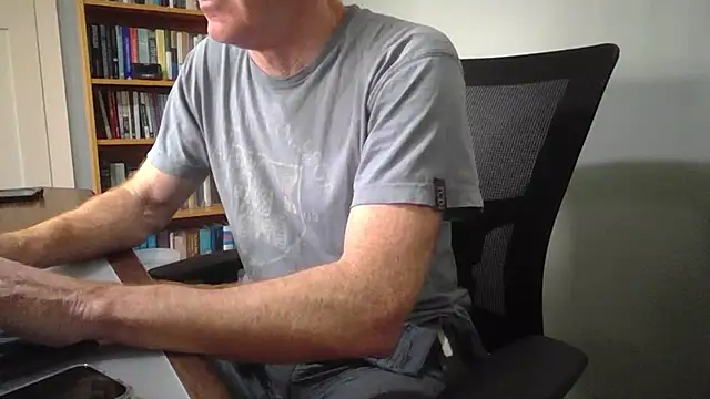 jiggy77777 online show from January 18, 2026, 11:08 pm