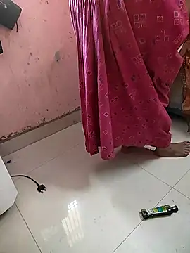 COUPLLE VILLAGE online show from March 17, 2025, 10:38 am