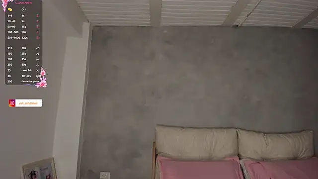 YuliCardona  online show from May 9, 2026, 7:06 pm