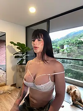 Helenbronwx online show from February 2, 2025, 10:28 pm