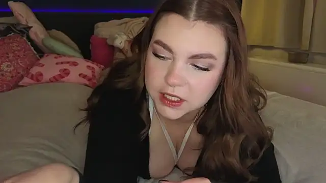 VictoriaLaFleur online show from December 17, 2025, 3:28 pm