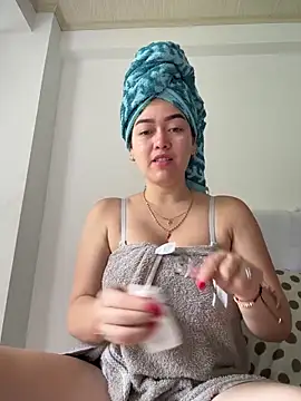 Danielavegax online show from May 17, 2026, 5:13 pm