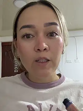 Danielavegax online show from May 10, 2026, 2:26 am
