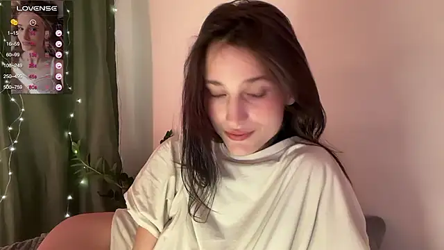 Fleur Delis online show from December 27, 2024, 10:37 pm