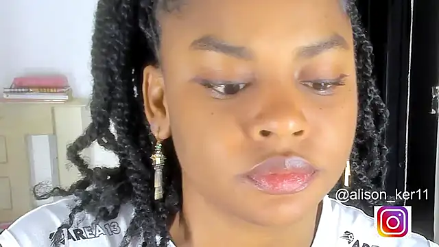 alison-ker3 online show from November 12, 2025, 7:12 am