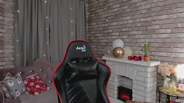 SarahCoksss online show from February 2, 2026, 12:20 am