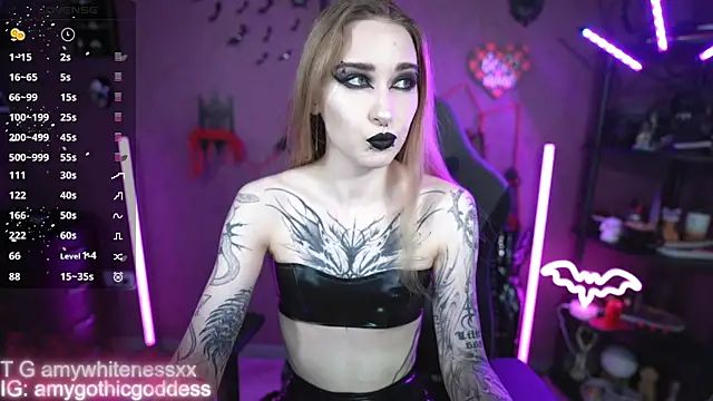 amywhitenessxx online show from May 17, 2026, 11:10 am