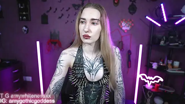 amywhitenessxx online show from June 2, 2026, 3:45 pm