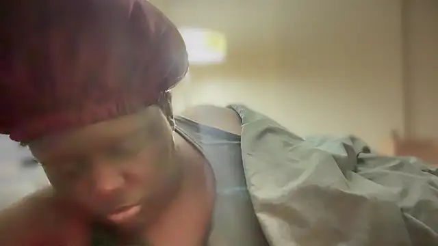 Snapshot of Yagurl__west chatting on February 17, 2025, 6:53 am Yagurl west online show from February 17, 2025, 6:53 am