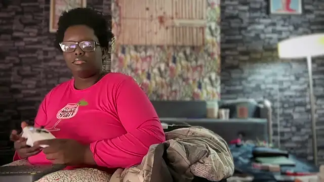 Snapshot of Yagurl__west chatting on September 20, 2025, 11:21 pm Yagurl west online show from September 20, 2025, 11:21 pm