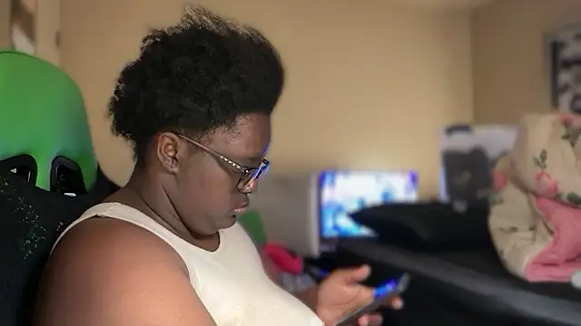 Yagurl  west online show from January 12, 2026, 4:41 am