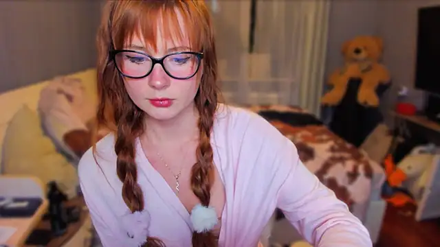 Snapshot of KlementinaBbG chatting on September 10, 2025, 8:19 pm KlementinaBbG online show from September 10, 2025, 8:19 pm