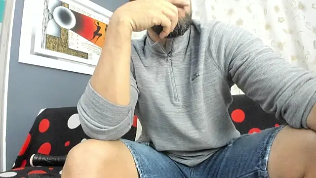 Snapshot of JULESLAKES chatting on October 6, 2025, 1:23 pm JULESLAKES online show from October 6, 2025, 1:23 pm