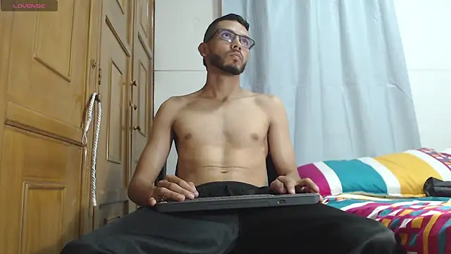 russthiago online show from May 6, 2026, 2:10 pm