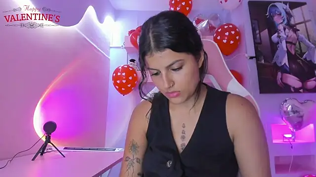 KristinWall online show from February 14, 2025, 8:05 pm