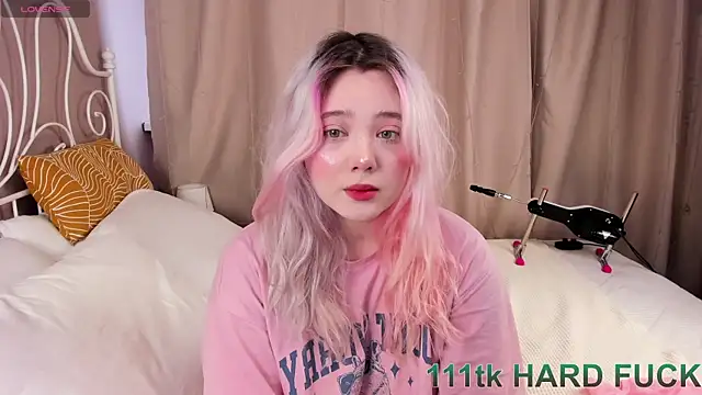 Snapshot of __KawaiiYuki__ chatting on January 19, 2025, 8:39 am KawaiiYuki online show from January 19, 2025, 8:39 am