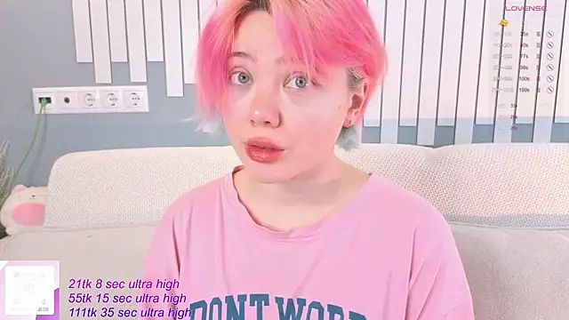 Snapshot of __KawaiiYuki__ chatting on October 13, 2025, 6:59 am KawaiiYuki online show from October 13, 2025, 6:59 am