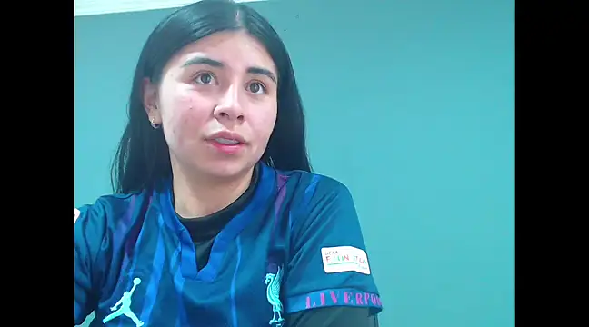 Snapshot of danna-_roouss chatting on January 4, 2025, 1:31 pm danna- roouss online show from January 4, 2025, 1:31 pm