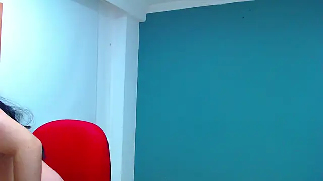 danna- roouss online show from April 25, 2026, 11:24 am