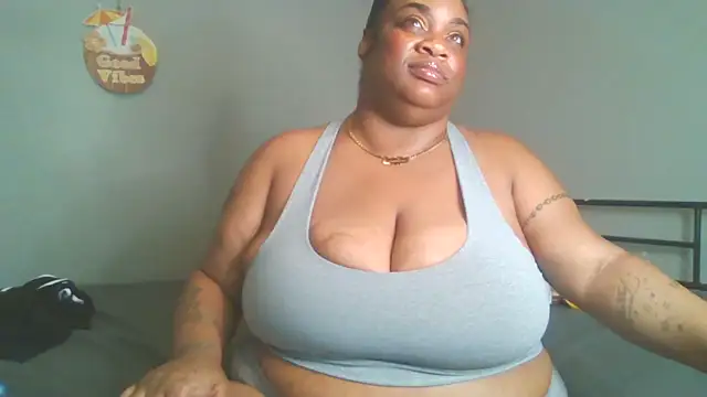 Snapshot of NaughtyHottieBBW chatting on July 23, 2026, 12:46 am NaughtyHottieBBW online show from July 23, 2026, 12:46 am