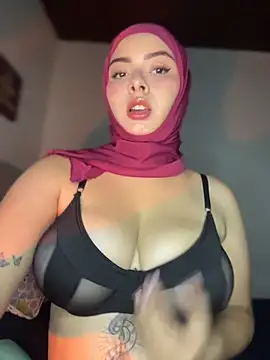 Snapshot of aneesa_darzi chatting on May 16, 2026, 11:04 pm aneesa darzi online show from May 16, 2026, 11:04 pm