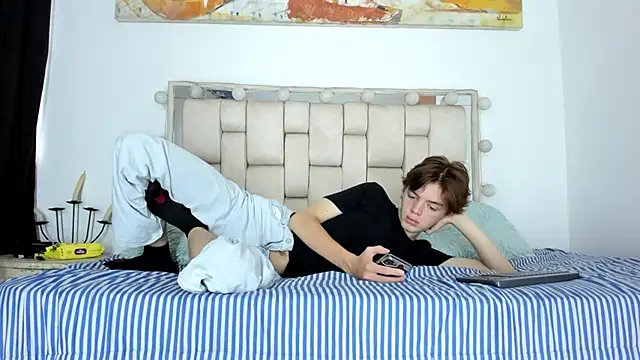 daniel hot03 online show from December 20, 2025, 1:36 pm