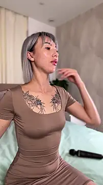 MiaMinx online show from November 12, 2025, 2:48 am