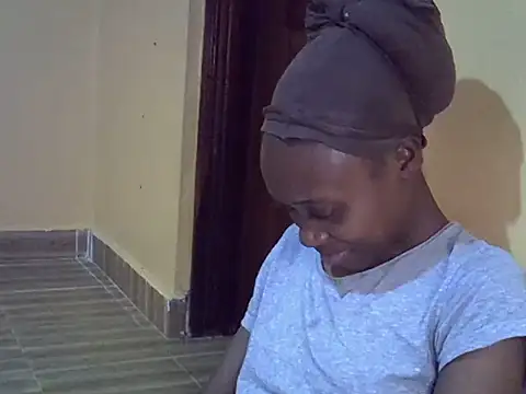 Snapshot of Tanaissa2 chatting on November 24, 2025, 11:49 pm Tanaissa2 online show from November 24, 2025, 11:49 pm