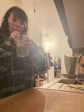 Mona-Peaches online show from March 2, 2026, 3:41 pm