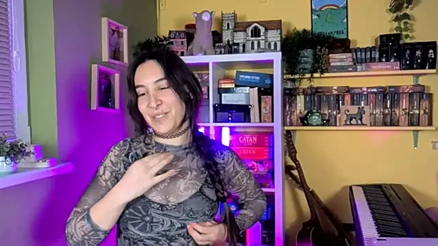 LelianaHazel online show from January 13, 2026, 4:11 pm