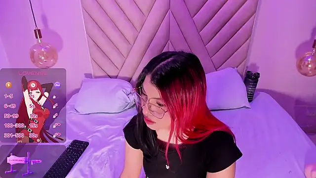 Snapshot of EmmaSwift_ chatting on July 25, 2026, 2:19 am EmmaSwift online show from July 25, 2026, 2:19 am
