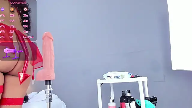 Ashleyy23x online show from October 30, 2025, 7:44 pm