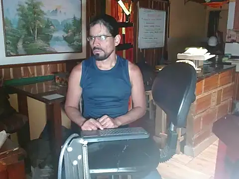 Dr Pocholate84 online show from May 15, 2026, 11:58 pm