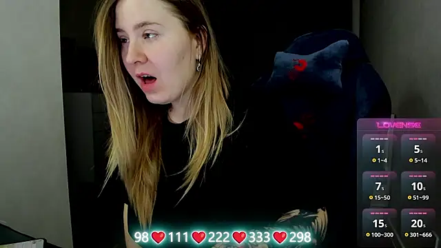 Olivia Munk online show from March 19, 2026, 4:01 am